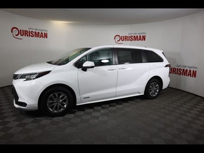 2021 Toyota Sienna LE 8 Passenger