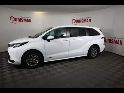 2021 Toyota Sienna LE 8 Passenger