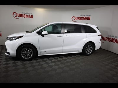 2021 Toyota Sienna LE 8 Passenger