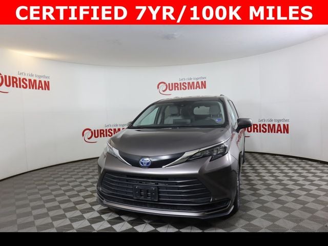 2024 Toyota Sienna LE 8 Passenger