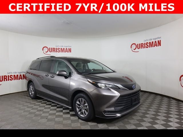 2024 Toyota Sienna LE 8 Passenger