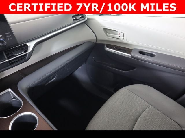 2024 Toyota Sienna LE 8 Passenger