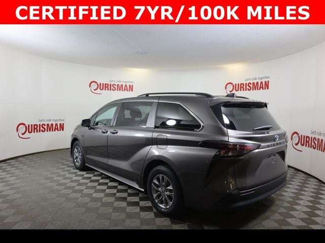 2024 Toyota Sienna LE 8 Passenger