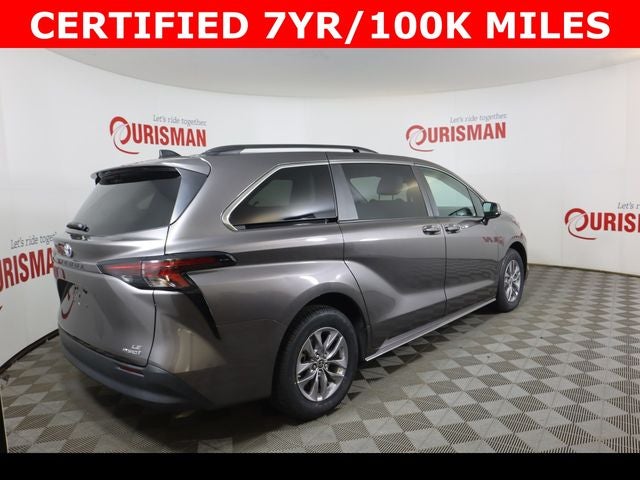 2024 Toyota Sienna LE 8 Passenger