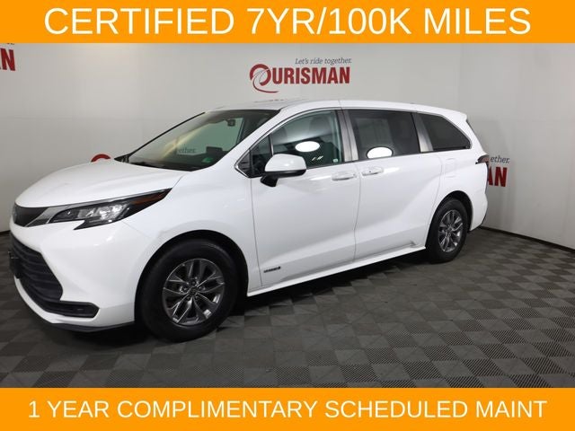 2021 Toyota Sienna LE 8 Passenger