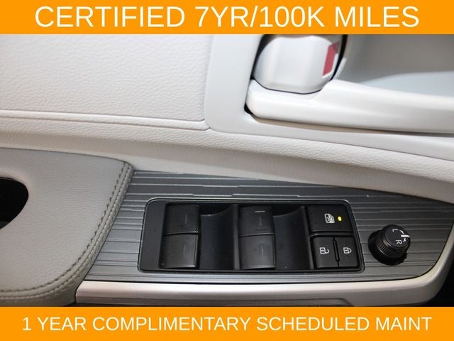 2025 Toyota Sienna LE 8 Passenger