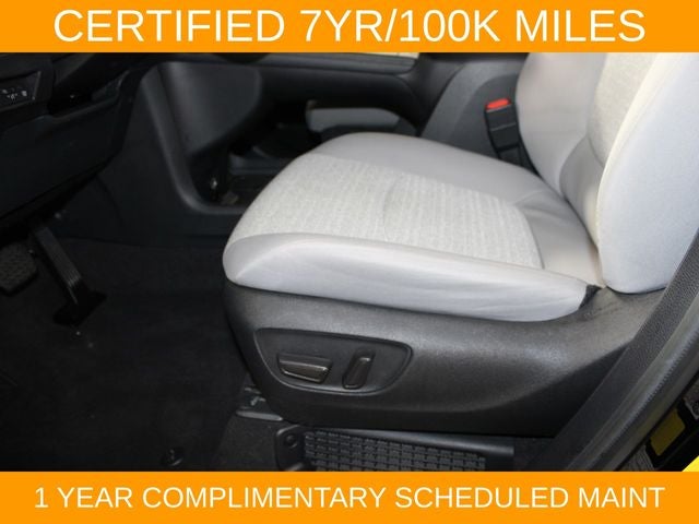 2025 Toyota Sienna LE 8 Passenger