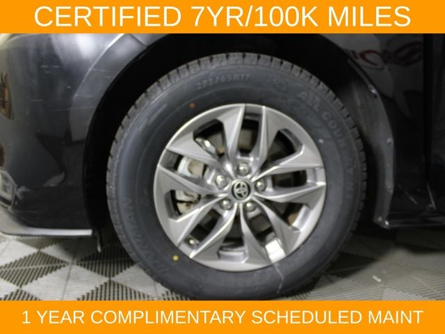 2025 Toyota Sienna LE 8 Passenger