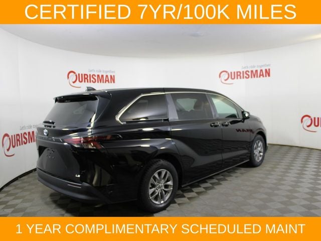 2025 Toyota Sienna LE 8 Passenger