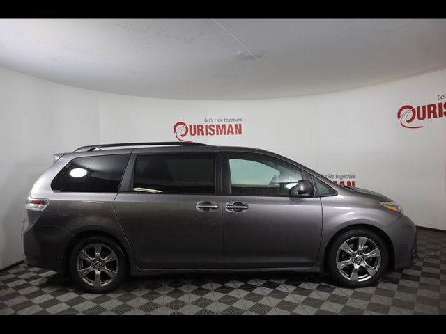 2019 Toyota Sienna SE Premium 8 Passenger