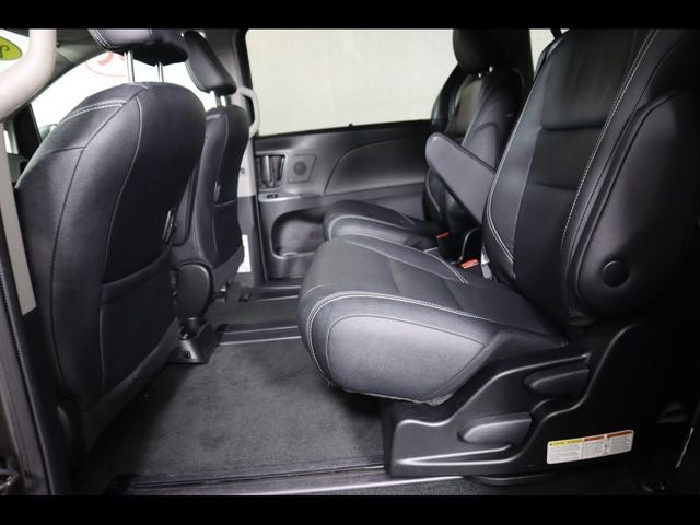 2019 Toyota Sienna SE Premium 8 Passenger