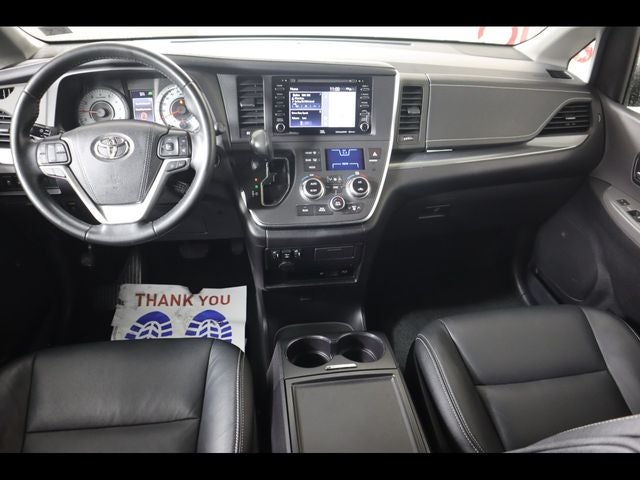 2019 Toyota Sienna SE Premium 8 Passenger