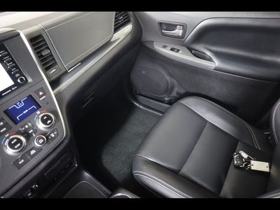 2019 Toyota Sienna SE Premium 8 Passenger