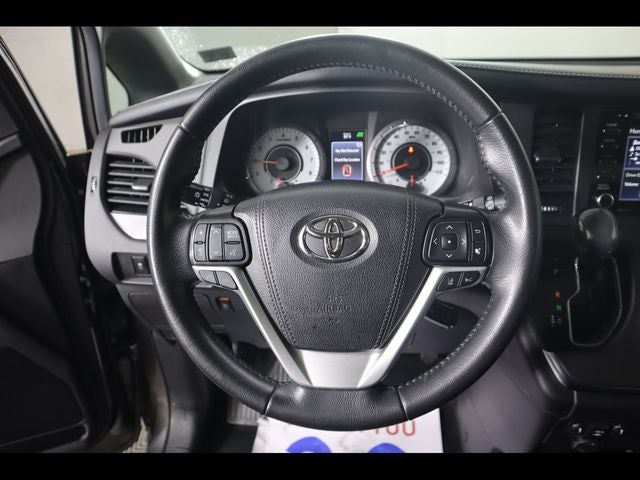 2019 Toyota Sienna SE Premium 8 Passenger