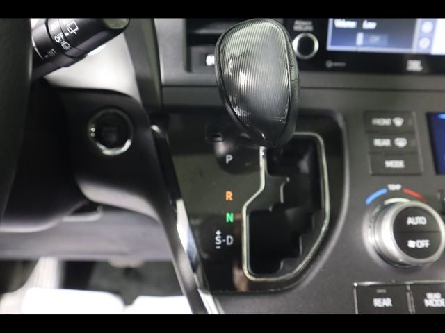 2019 Toyota Sienna SE Premium 8 Passenger