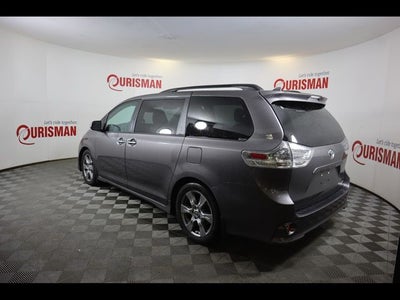 2019 Toyota Sienna SE Premium 8 Passenger