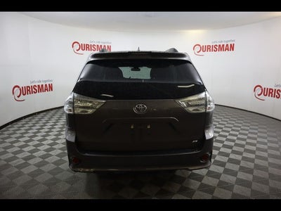2019 Toyota Sienna SE Premium 8 Passenger