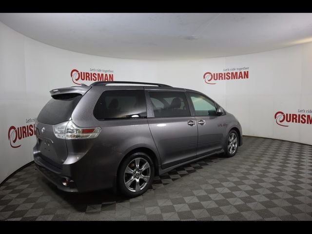 2019 Toyota Sienna SE Premium 8 Passenger