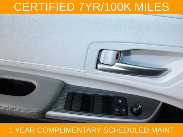 2025 Toyota Sienna XLE 8 Passenger