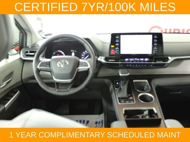2022 Toyota Sienna XLE 8 Passenger