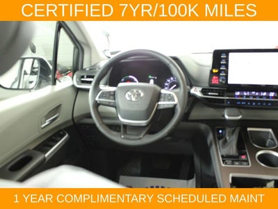 2022 Toyota Sienna XLE 8 Passenger