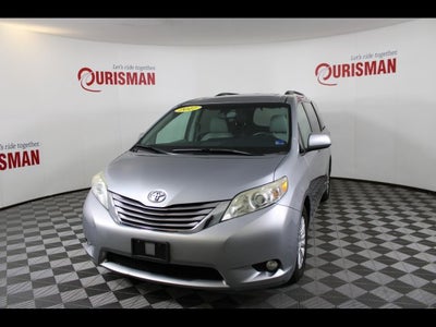 2017 Toyota Sienna XLE 8 Passenger