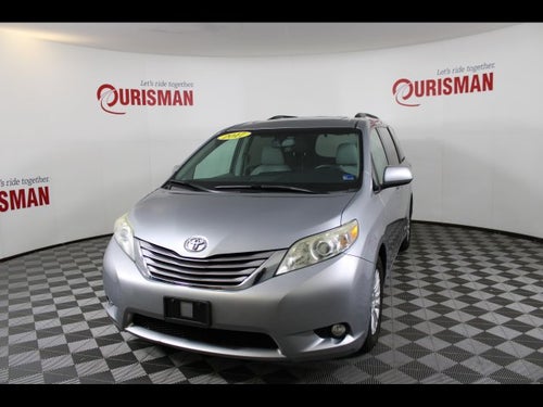 2017 Toyota Sienna XLE 8 Passenger