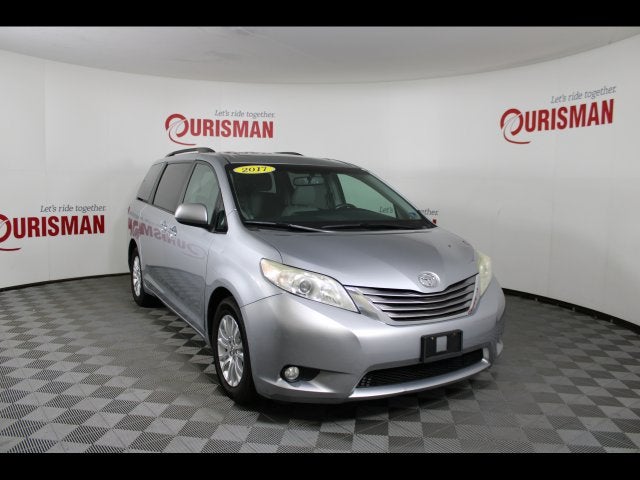 2017 Toyota Sienna XLE 8 Passenger