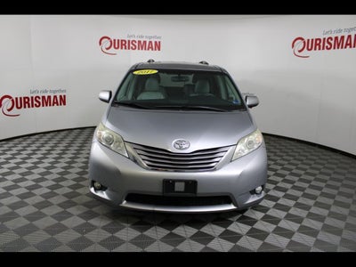 2017 Toyota Sienna XLE 8 Passenger