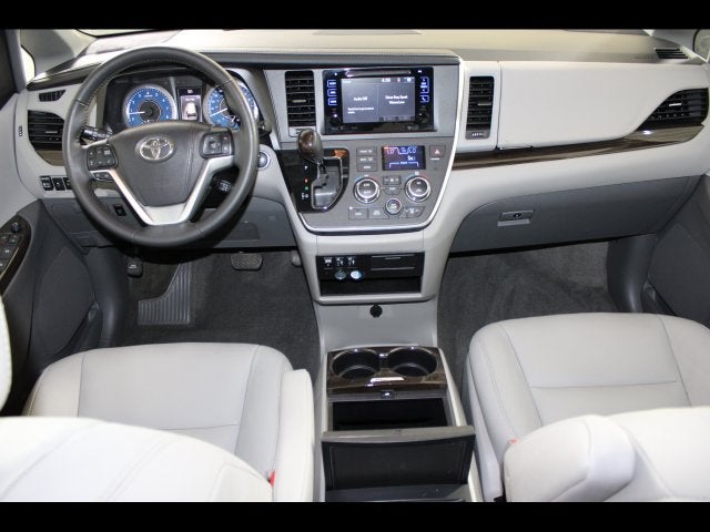 2017 Toyota Sienna XLE 8 Passenger