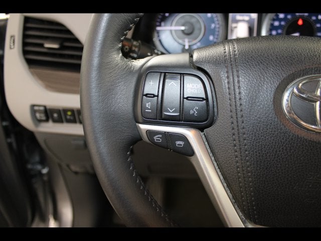 2017 Toyota Sienna XLE 8 Passenger