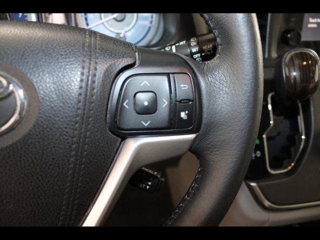 2017 Toyota Sienna XLE 8 Passenger