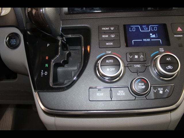 2017 Toyota Sienna XLE 8 Passenger