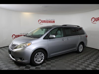2017 Toyota Sienna XLE 8 Passenger