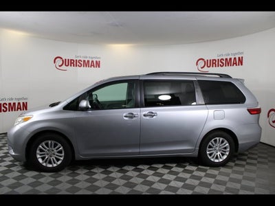 2017 Toyota Sienna XLE 8 Passenger