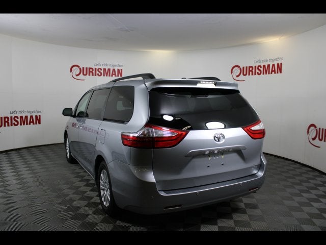 2017 Toyota Sienna XLE 8 Passenger