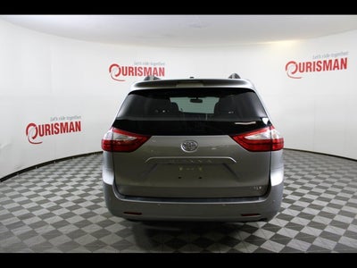 2017 Toyota Sienna XLE 8 Passenger