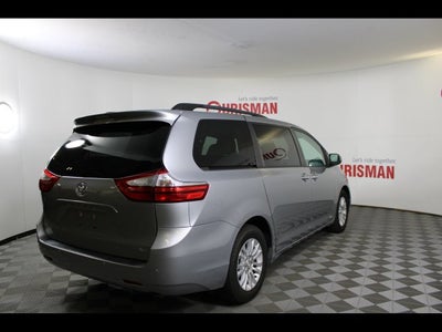 2017 Toyota Sienna XLE 8 Passenger