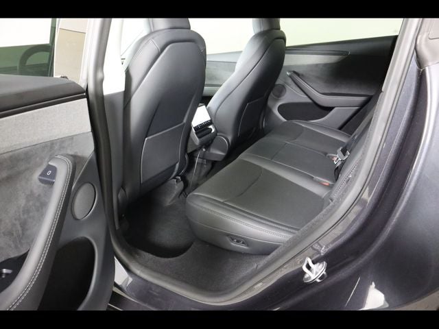 2026 Tesla Model Y Base