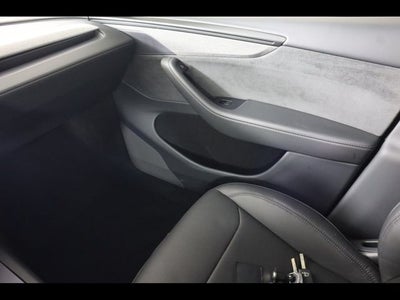 2026 Tesla Model Y Base