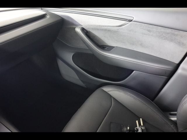 2026 Tesla Model Y Base