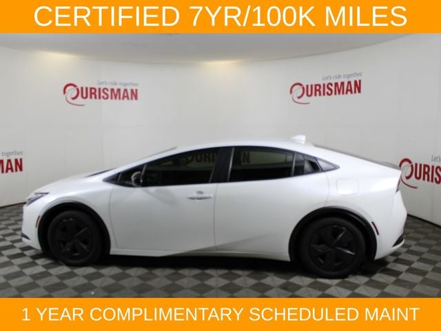 2025 Toyota Prius LE