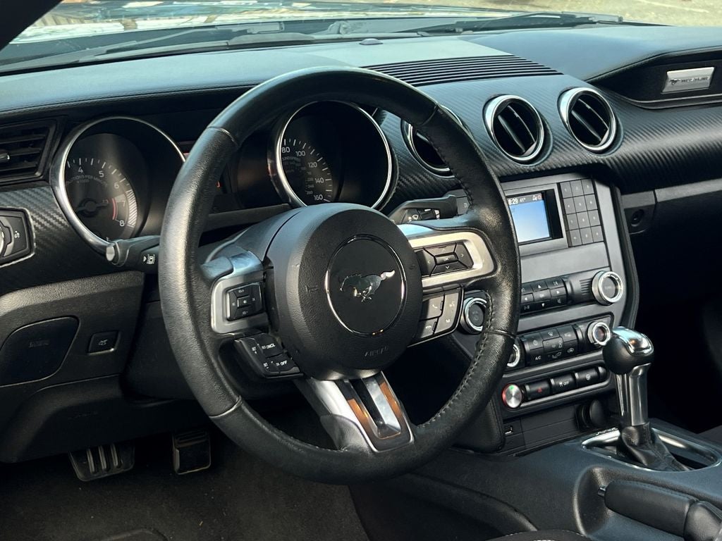 2022 Ford Mustang EcoBoost