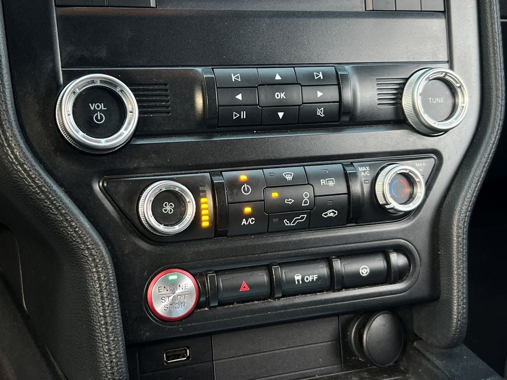 2022 Ford Mustang EcoBoost