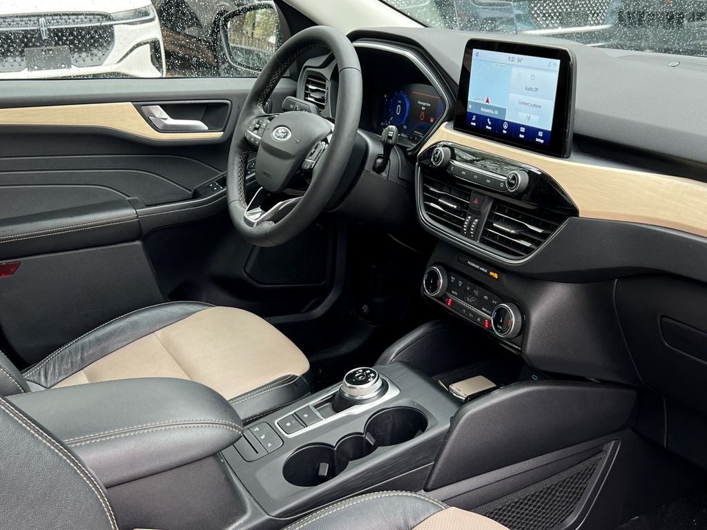 2022 Ford Escape Hybrid Titanium Elite Package