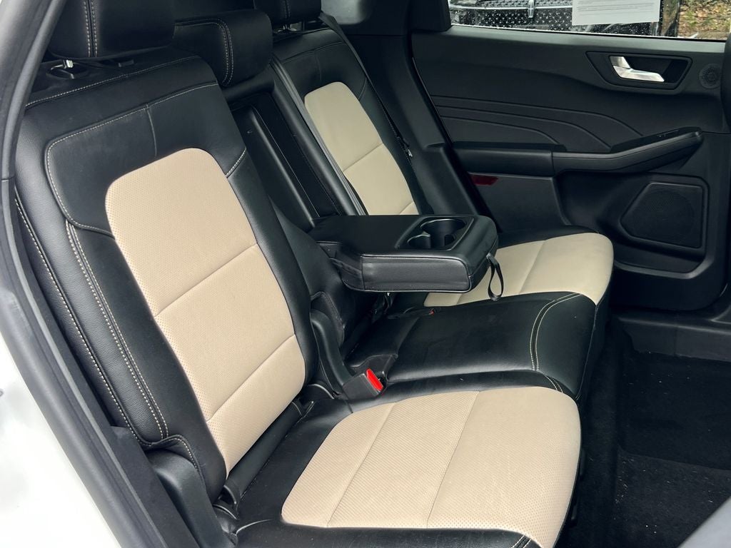 2022 Ford Escape Hybrid Titanium Elite Package