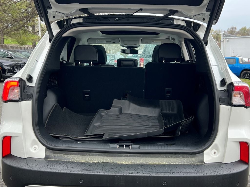 2022 Ford Escape Hybrid Titanium Elite Package