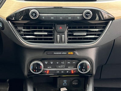 2022 Ford Escape Hybrid Titanium Elite Package