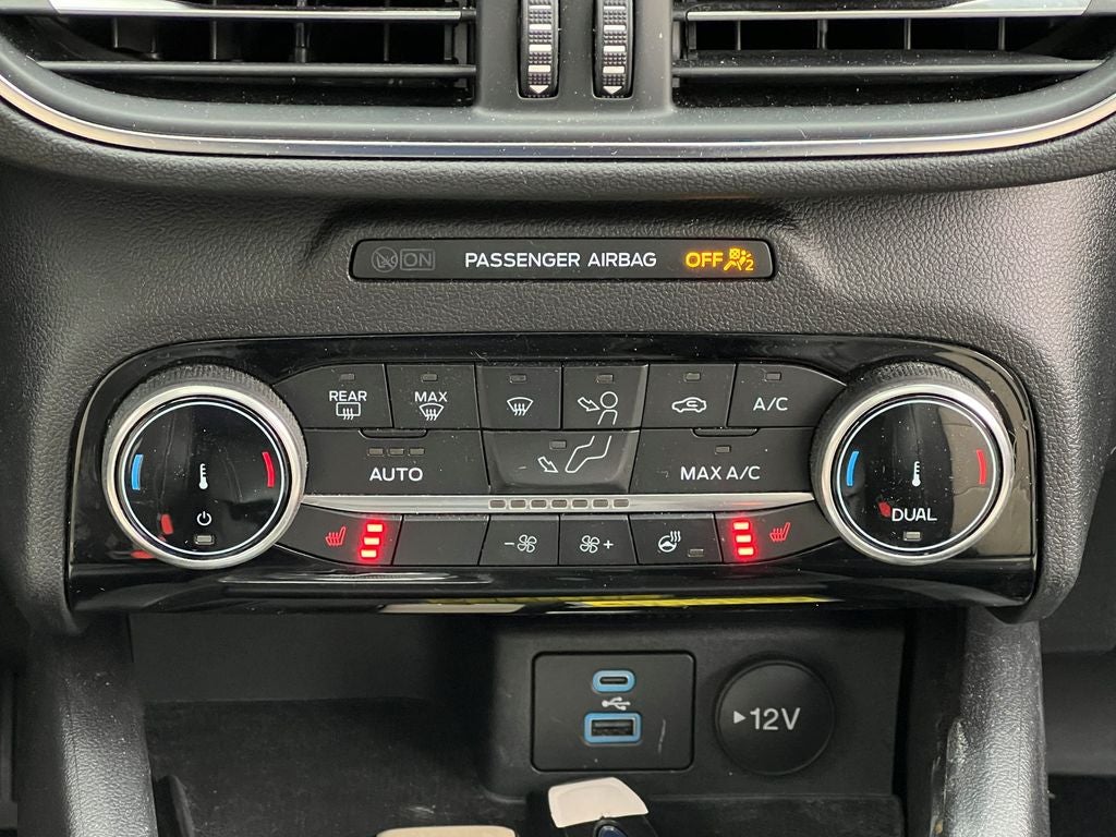 2022 Ford Escape Hybrid Titanium Elite Package