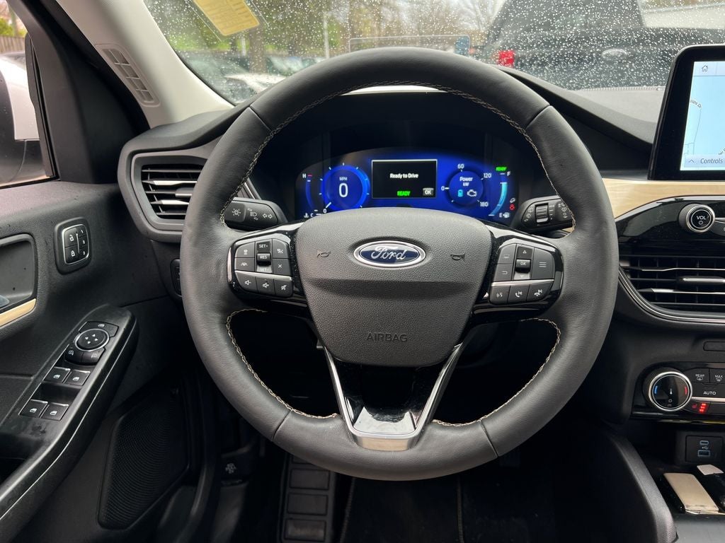2022 Ford Escape Hybrid Titanium Elite Package